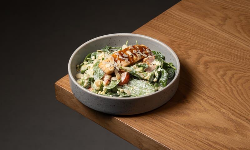 Салат с птитим и лососем