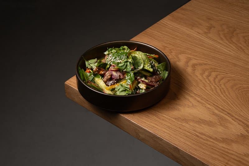 Острый салат с грибами шитаки