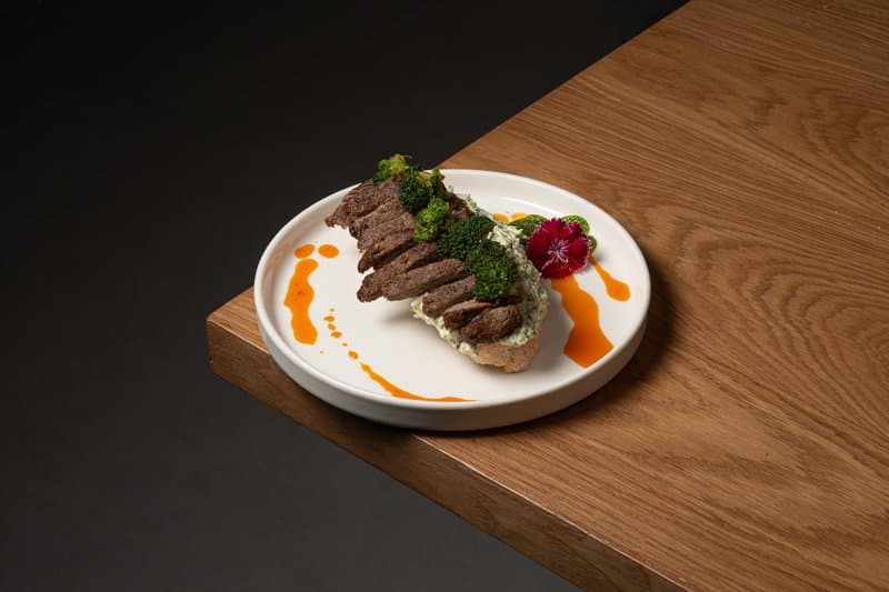 Стейк с брокколи