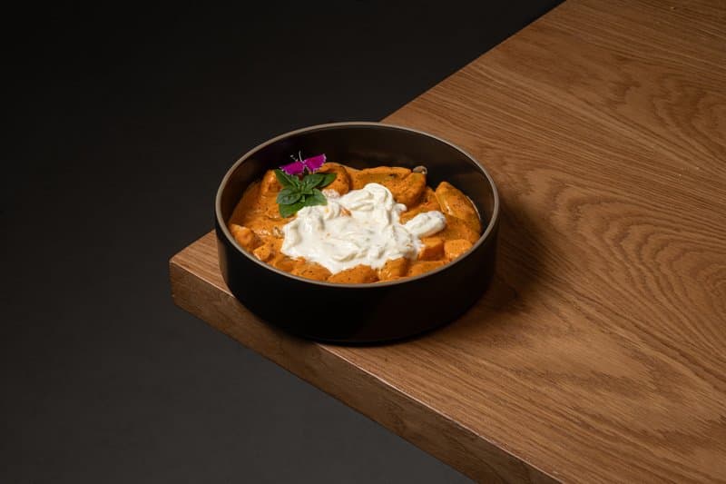 Кукурузные галушки с лососем