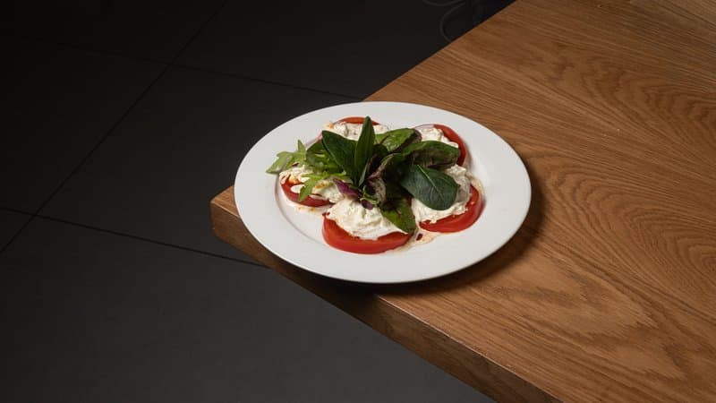 Розовые томаты с кимчи